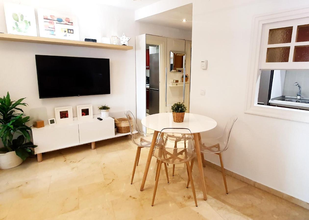 Wonderful Studio In Centre On The Second Line Beach Apartment